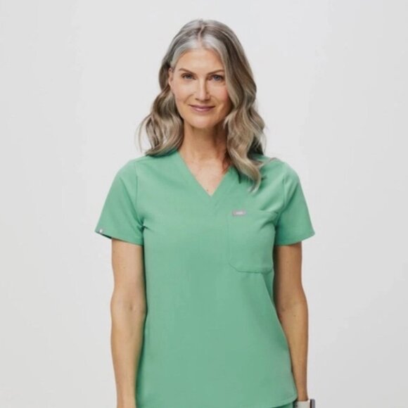 FIGS three pocket top surgical green size xs - Picture 1 of 6